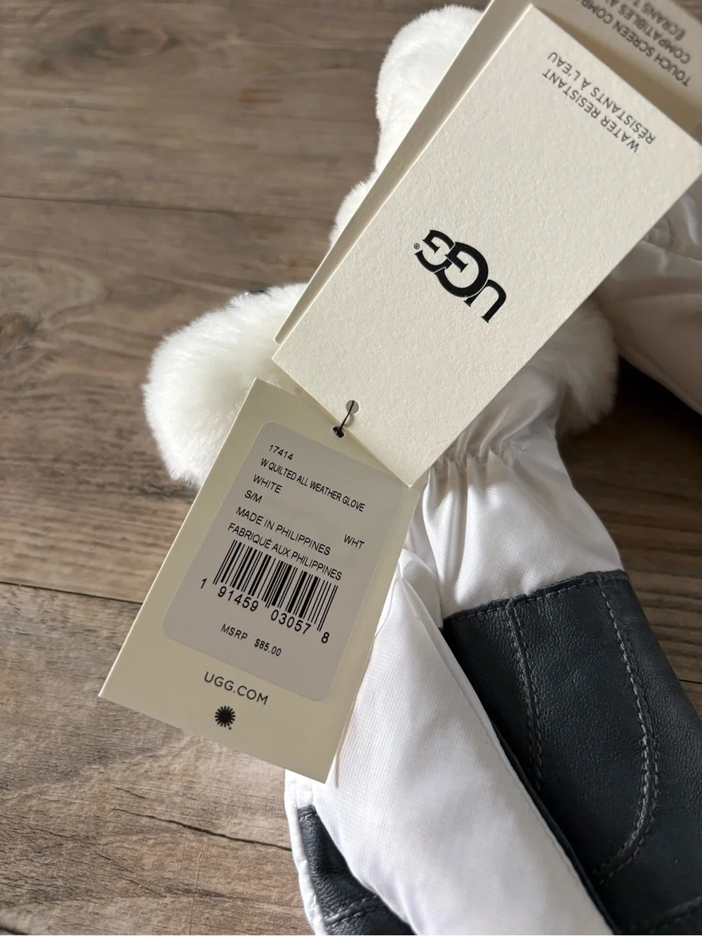 NWT UGG Women's White Quilted Touch Screen Sheepskin Cuff Gloves Size S/M